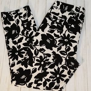 EUC. Elle Ankle Jeans